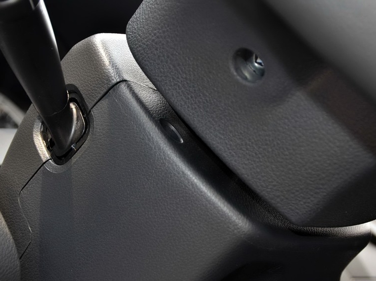 金刚 2014款 三厢 1.5L 手动尊贵型中控方向盘图片