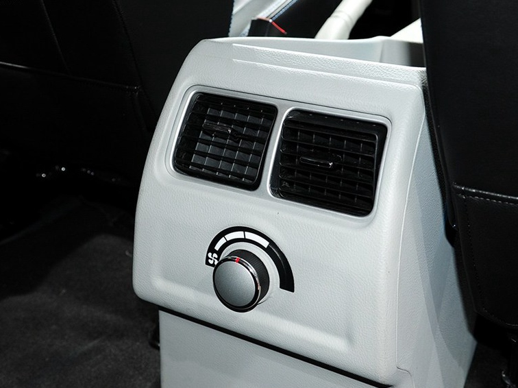 瑞风M3 2015款 2.0L 豪华智能型车厢座椅图片