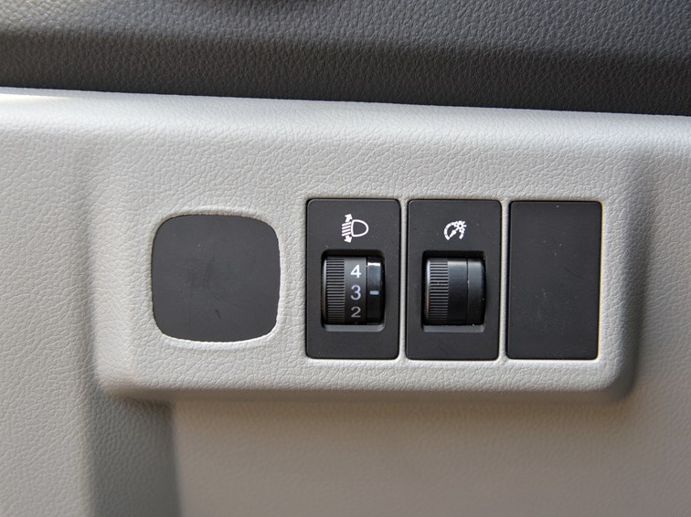 瑞风M3 2015款 1.6L 豪华型中控方向盘图片