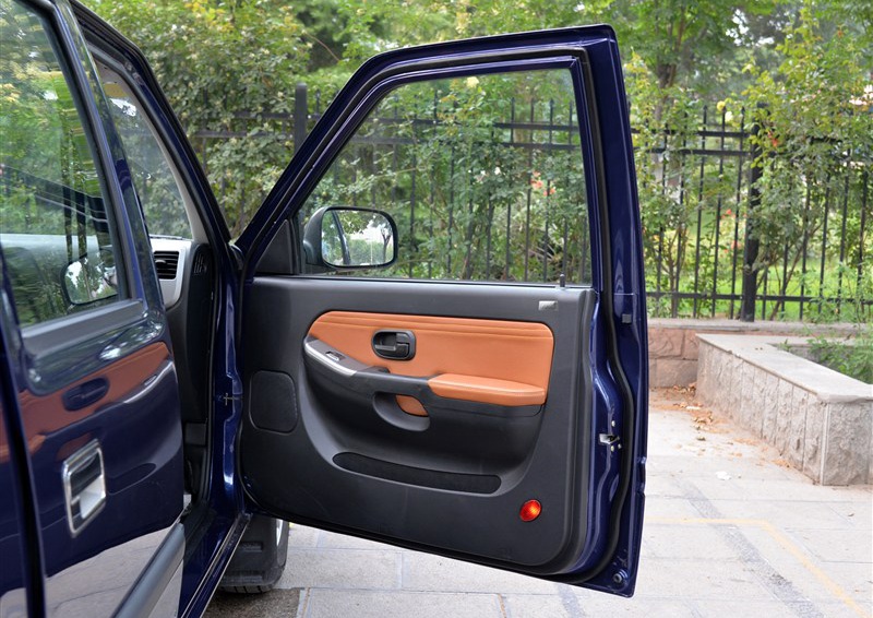 宝典 2015款 2.9T两驱柴油豪华款PLUS车厢座椅图片