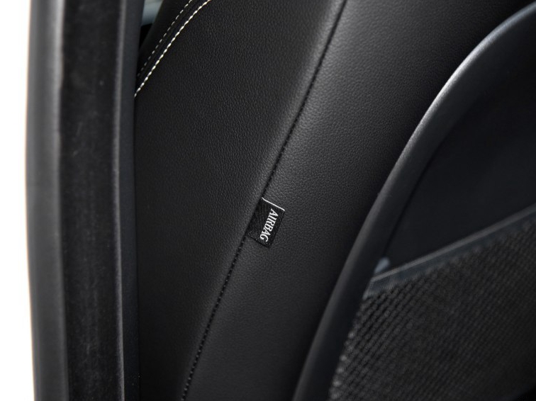 捷豹XE 2015款 XE 2.0T 200PS R-SPORT车厢座椅图片
