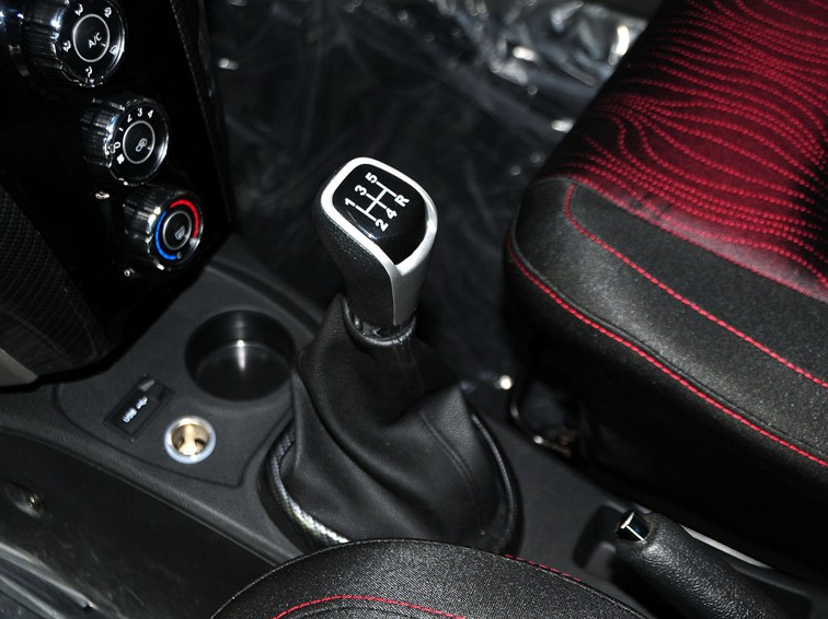 智尚S30 2014款 1.5L 舒适型中控方向盘图片
