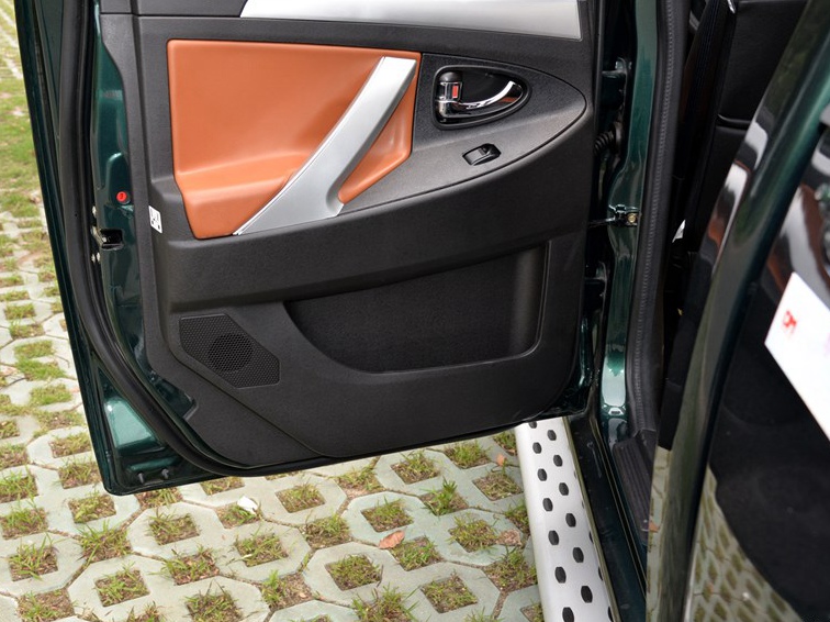 杰虎 2015款 2.2L领航版JM491Q-ME车厢座椅图片