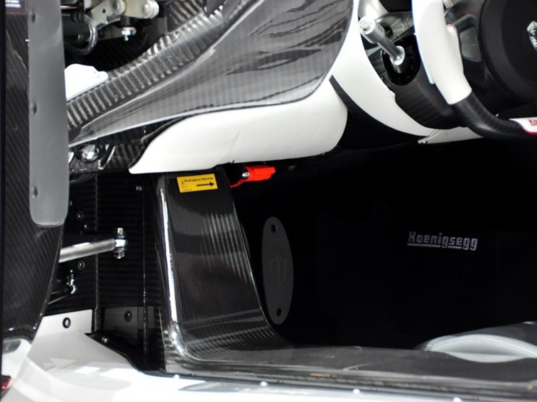 Agera 2011款 5.0T R车厢座椅图片