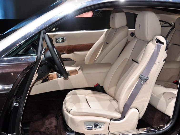魅影 2013款 6.6T 标准型车厢座椅图片