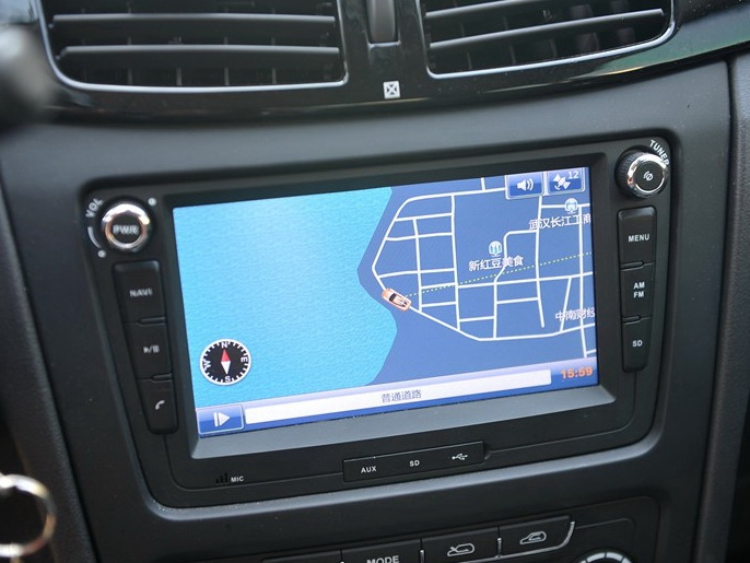 风神S30 2013款 1.5L 手动尊贵型中控方向盘图片