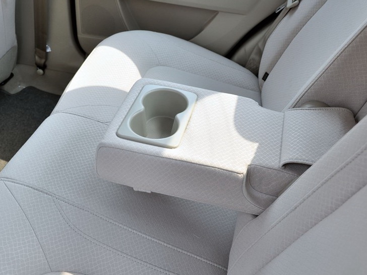 风神S30 2013款 1.6L 手动尊贵型车厢座椅图片