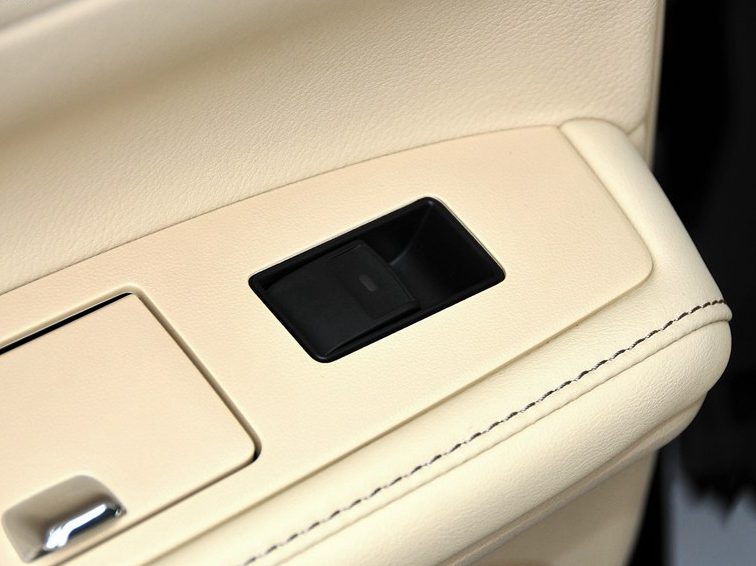 雷克萨斯ES 2013款 300h 精英版车厢座椅图片