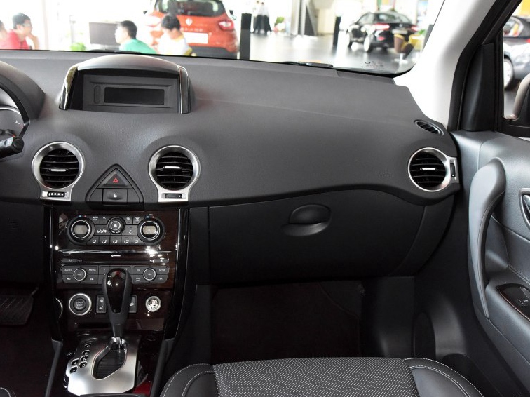 科雷傲 2015款 2.5L 四驱舒适版中控方向盘图片