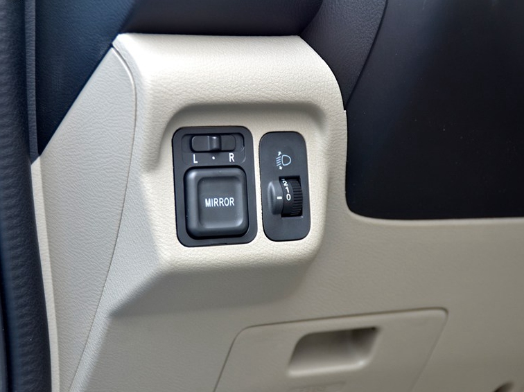 理念S1 2014款 1.3L 手动舒适型中控方向盘图片