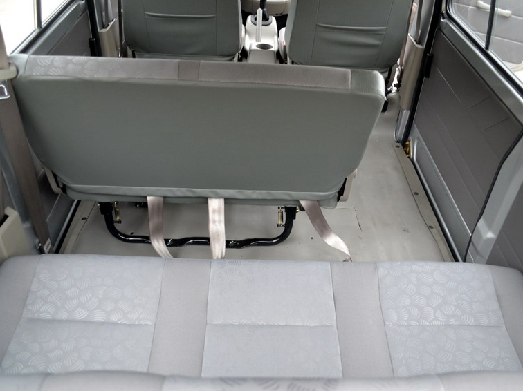 2013款 1.0L 舒适型LF465Q5A车厢座椅图片