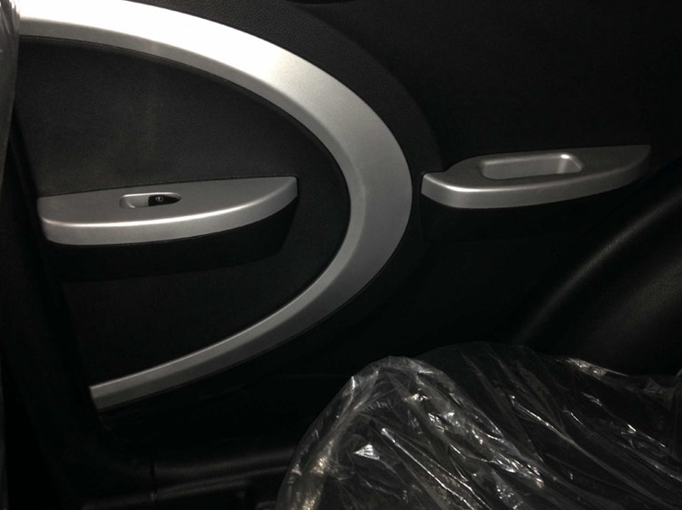 力帆330 2014款 1.3L 手动标准型车厢座椅图片
