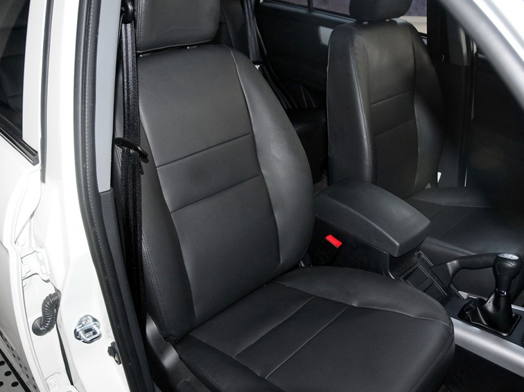 力帆X60 2013款 1.8L 冠军版车厢座椅图片