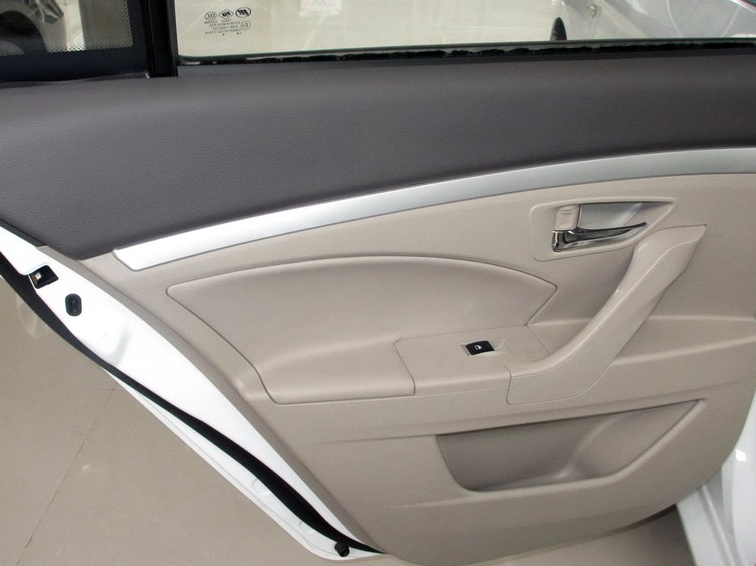 力帆720 2013款 1.8L 舒雅标准型车厢座椅图片