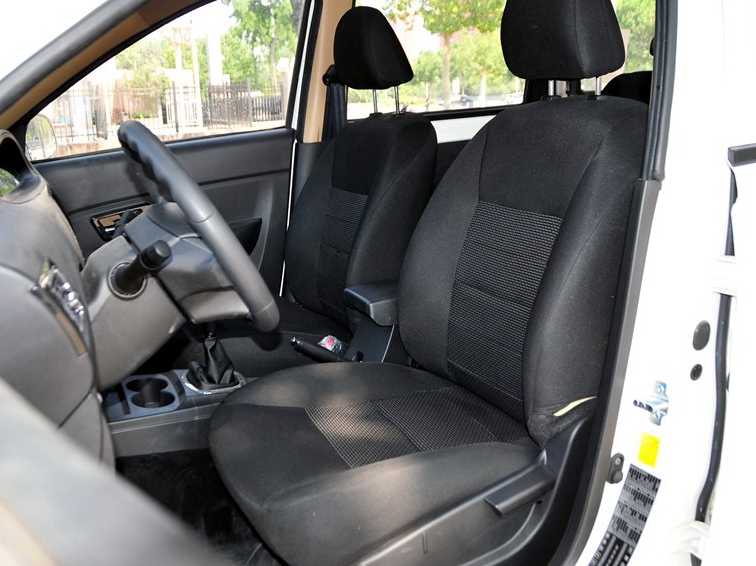 乐途 2015款 1.2L 基本型车厢座椅图片