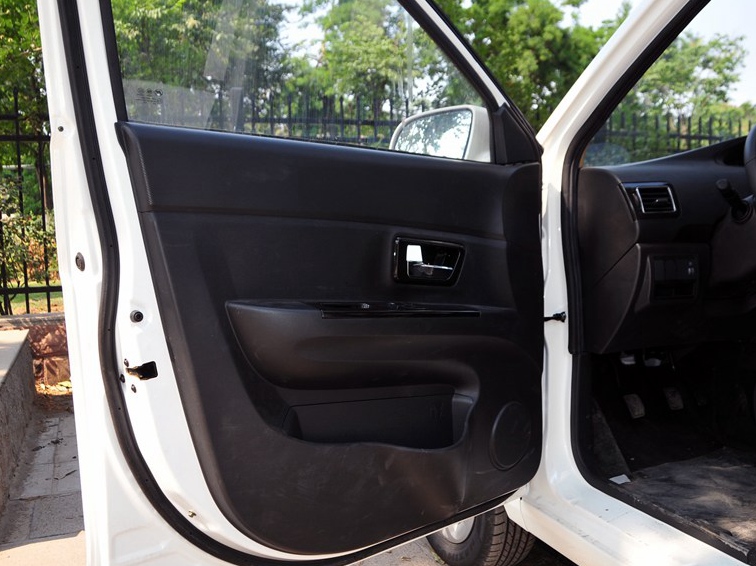 乐途 2015款 1.2L 基本型车厢座椅图片