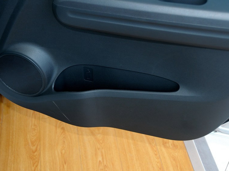 派喜 2012款 1.4VVT 精英型车厢座椅图片