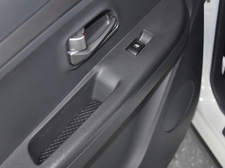 北斗星X5 2013款 改款 1.4L VVT 巡航版车厢座椅图片