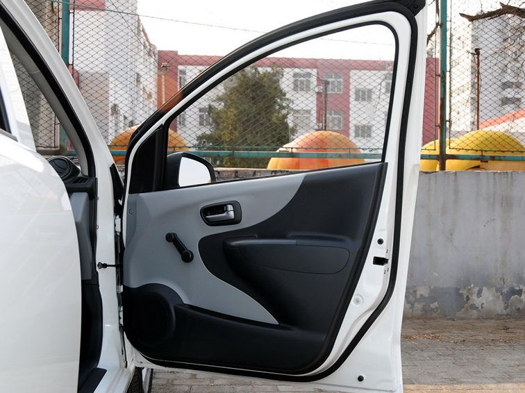 奥拓 2013款 1.0L 手动实用型车厢座椅图片