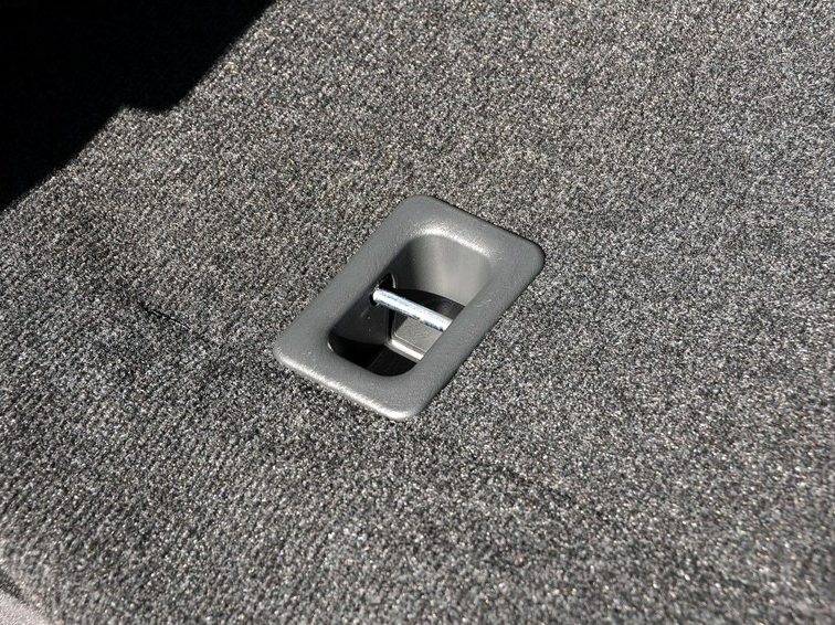 雨燕 2013款 1.3L 手动超值版车厢座椅图片
