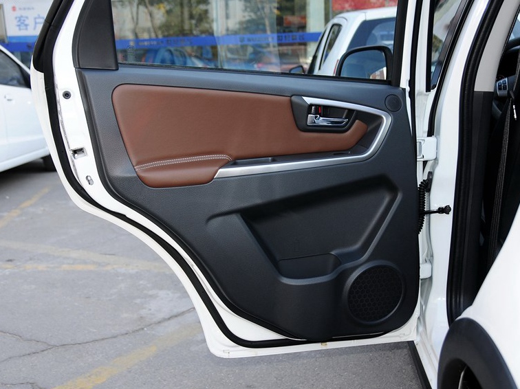 天语 SX4 2013款 酷锐 1.6L 自动运动型车厢座椅图片