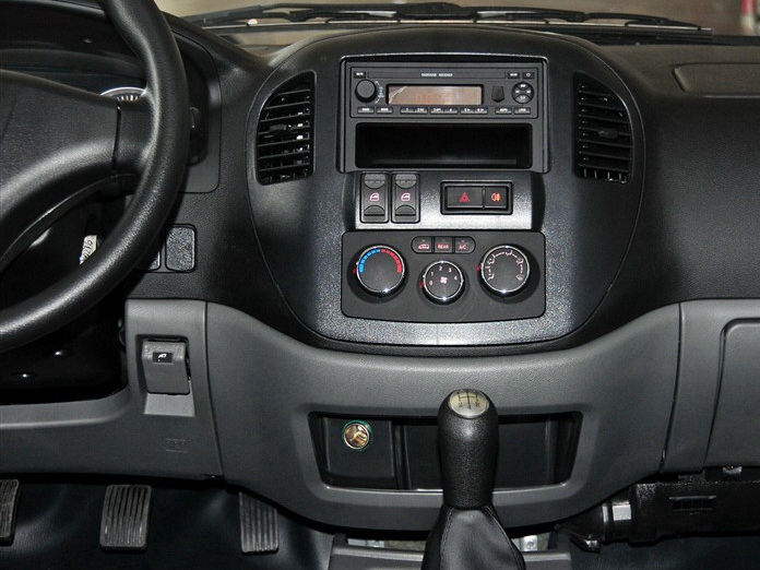 菱智 2013款 V3 1.5L 7座标准型II中控方向盘图片