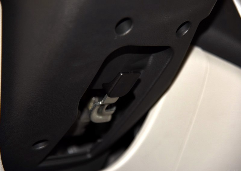 风行S500 2016款 1.6L 手动尊享型中控方向盘图片