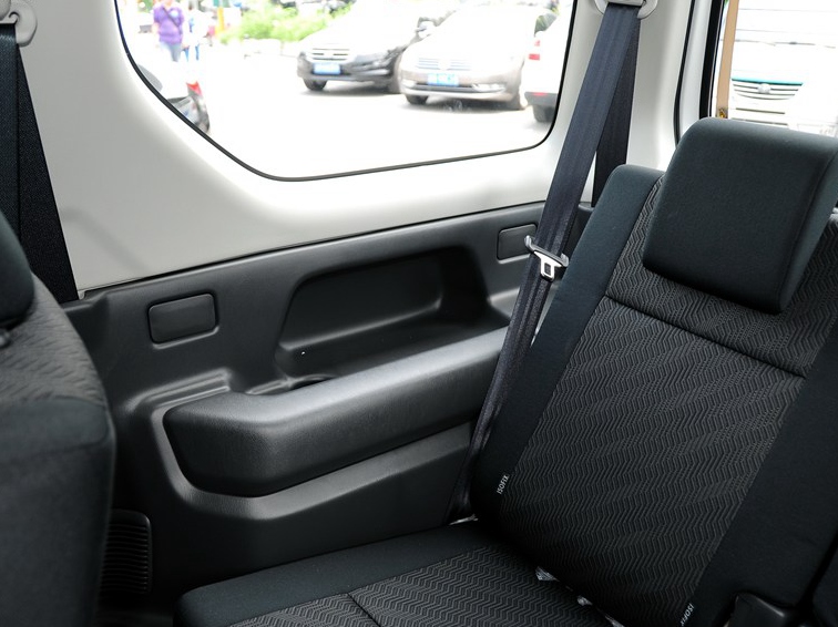 吉姆尼 2012款 1.3 AT JLX车厢座椅图片
