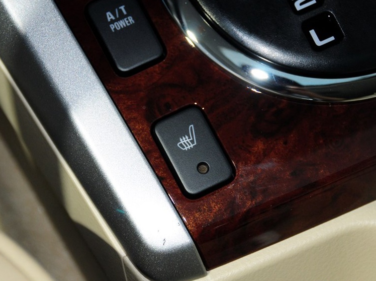 超级维特拉 2012款 2.4L AT豪华导航5门版中控方向盘图片