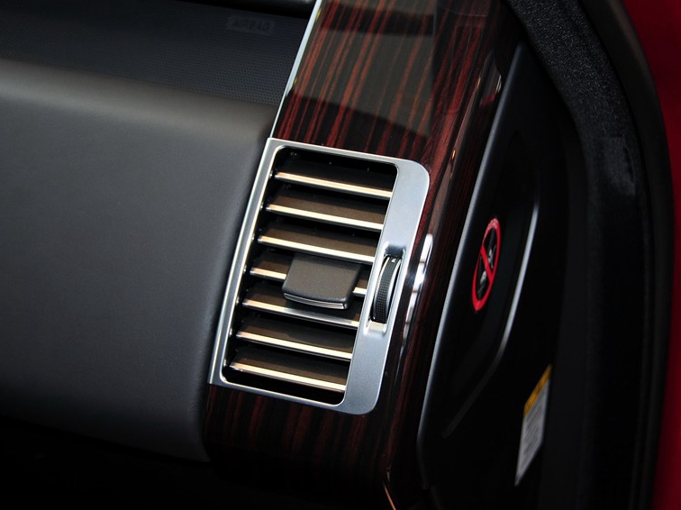 揽胜 2014款 3.0 V6 SC Vogue SE中控方向盘图片