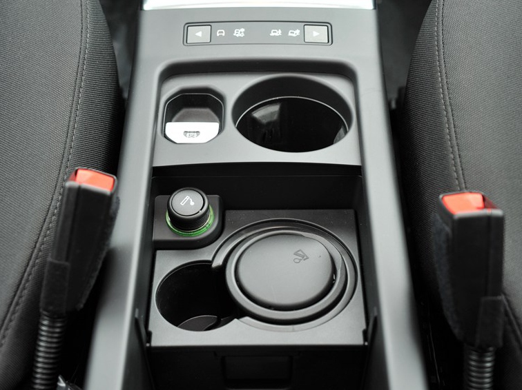 神行者2 2013款 2.2T SD4 S柴油版中控方向盘图片