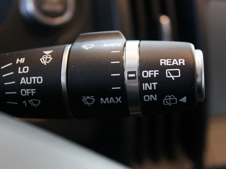 神行者2 2014款 2.2T SD4 SE柴油版中控方向盘图片