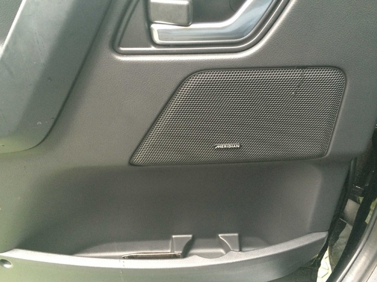 神行者2 2014款 2.2T SD4 SE柴油版车厢座椅图片