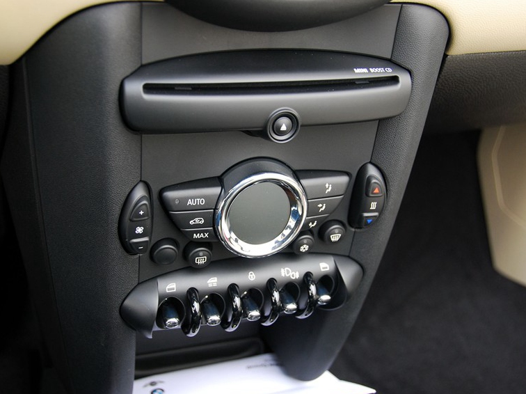 MINI 2011款 1.6L COOPER CABRIO中控方向盘图片
