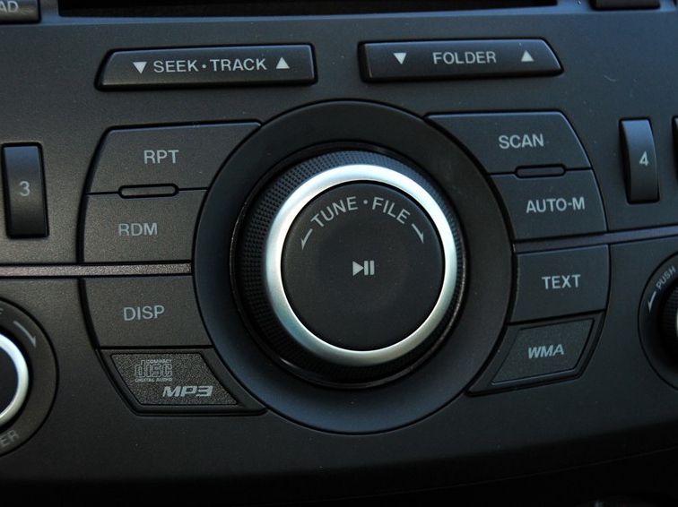 马自达3星骋 2011款 三厢 1.6L 自动舒适型中控方向盘图片