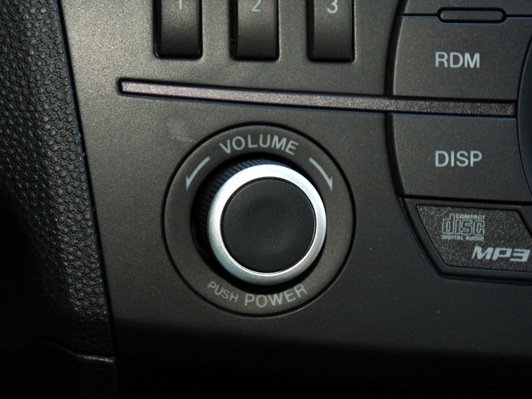 马自达3星骋 2011款 三厢 1.6L 自动舒适型中控方向盘图片
