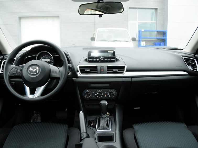 马自达3 Axela昂克赛拉 2014款 三厢 1.5L 自动舒适型中控方向盘图片