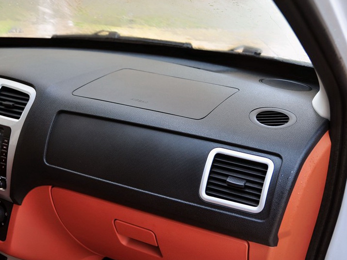 风光 2013款 1.5L舒适型中控方向盘图片
