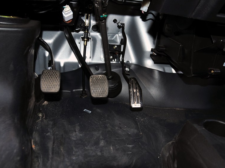 东风小康K02 2015款 1.1L长轴基本型AF11-05车厢座椅图片