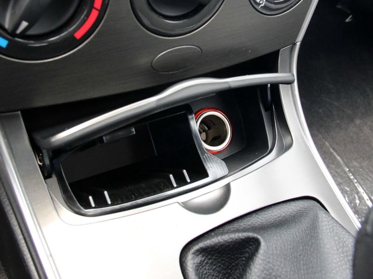 马自达6 2013款 2.0L 手动型中控方向盘图片