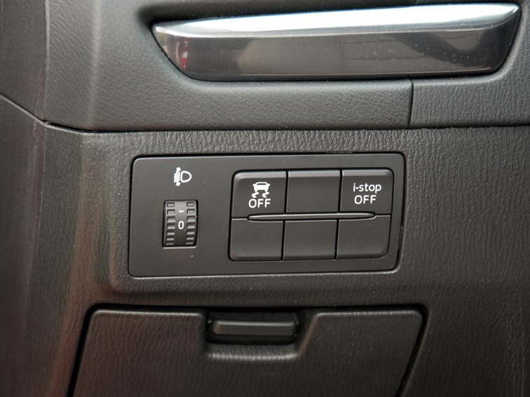 马自达6 ATENZA阿特兹 2014款 2.0L 蓝天时尚版中控方向盘图片