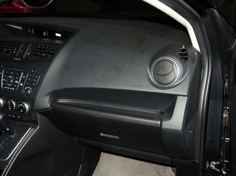 马自达5 2013款 2.0L 自动舒适型中控方向盘图片
