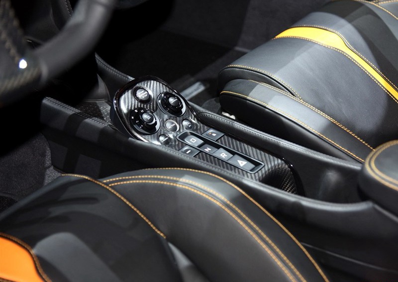 迈凯伦570S 2015款 3.8T Coupe车厢座椅图片