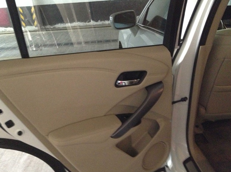 讴歌RDX 2013款 3.0L 精英版车厢座椅图片