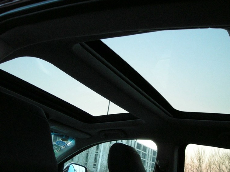 讴歌ZDX 2012款 3.7 标准版车厢座椅图片