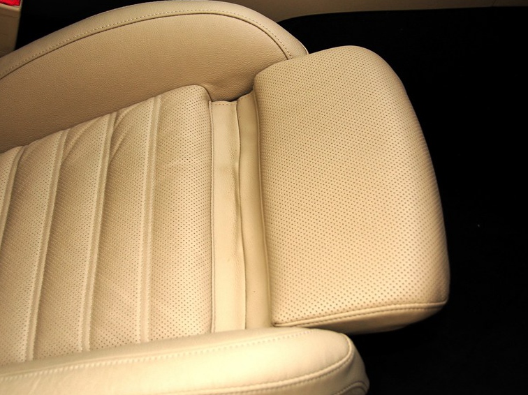 英速亚 2013款 2.0T 两驱豪华型车厢座椅图片
