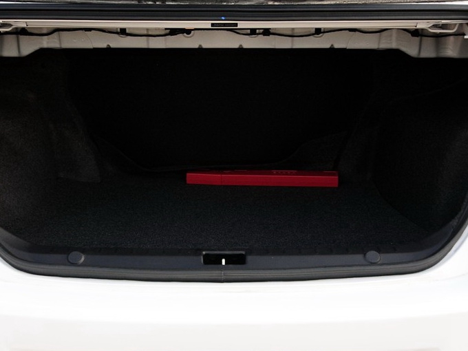 V5菱致 2014款 1.5T 手动锐控型车厢座椅图片