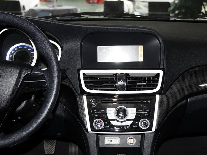 V6菱仕 2014款 1.5T 手动锐控版中控方向盘图片