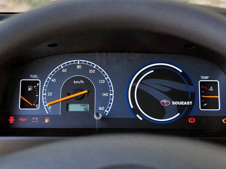 得利卡 2014款 2.0L新创业先锋实用型中控方向盘图片