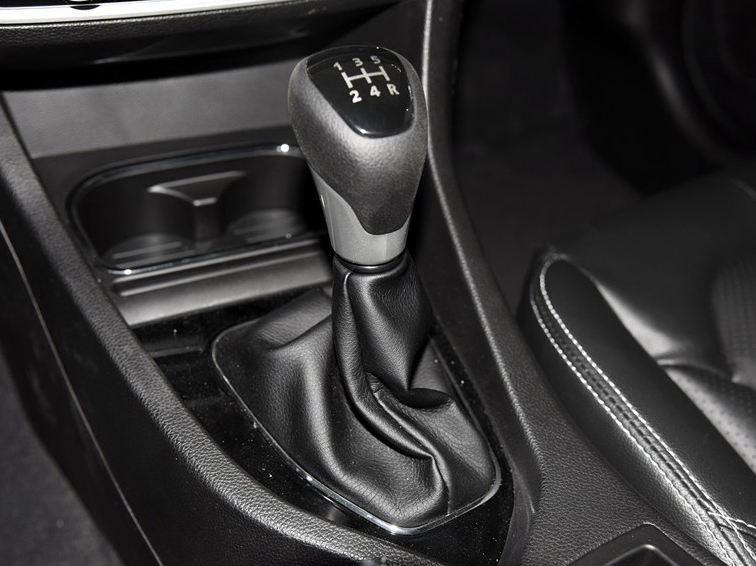 V6菱仕 2015款 CROSS 1.5L 手动智趣型中控方向盘图片
